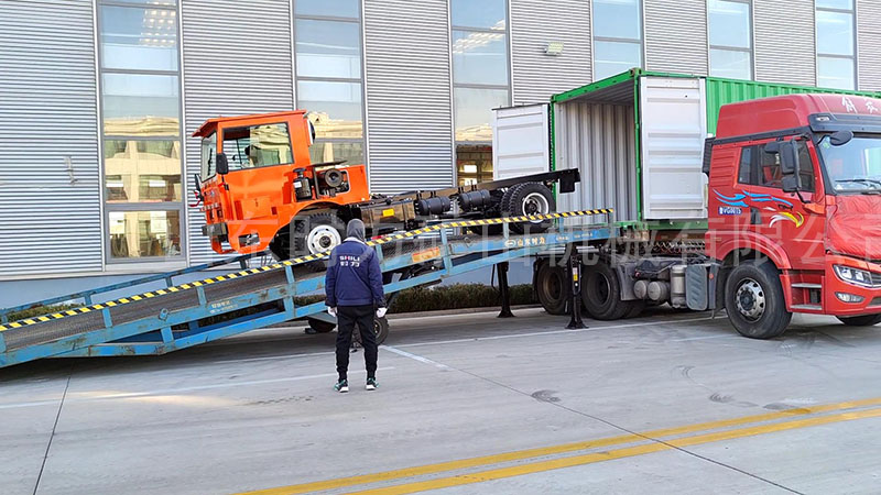 載重8噸礦用四不像車出口裝柜